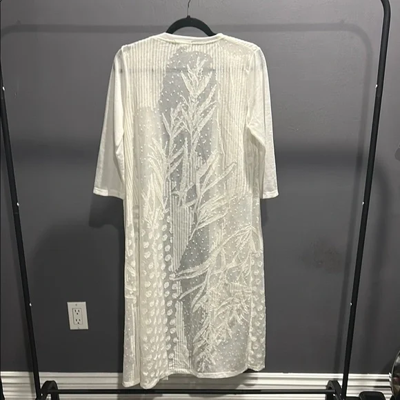 SPANNER White Sheer Robe - Picture 2 of 3